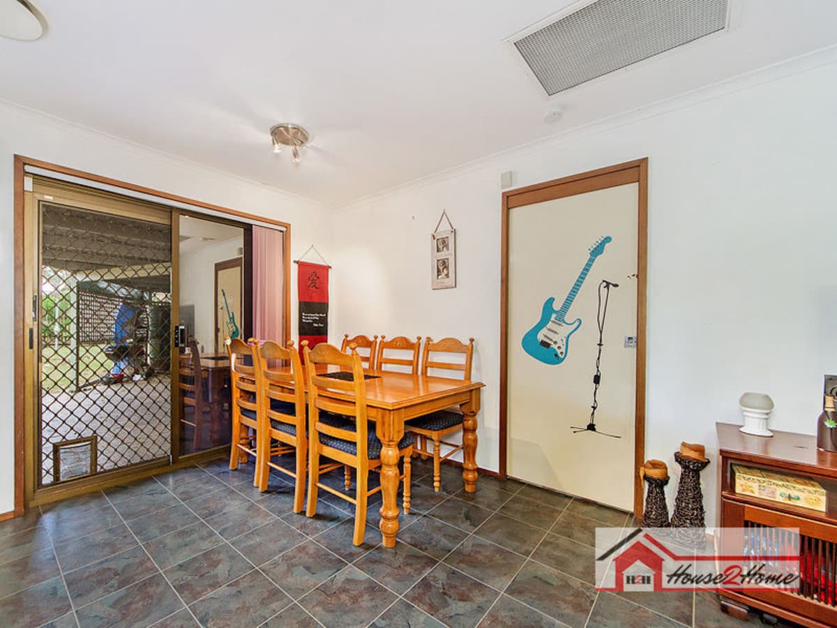33 Yorkshire Crescent, MOUNT WARREN PARK QLD 4207, Mount Warren Park - Thumbnail 4