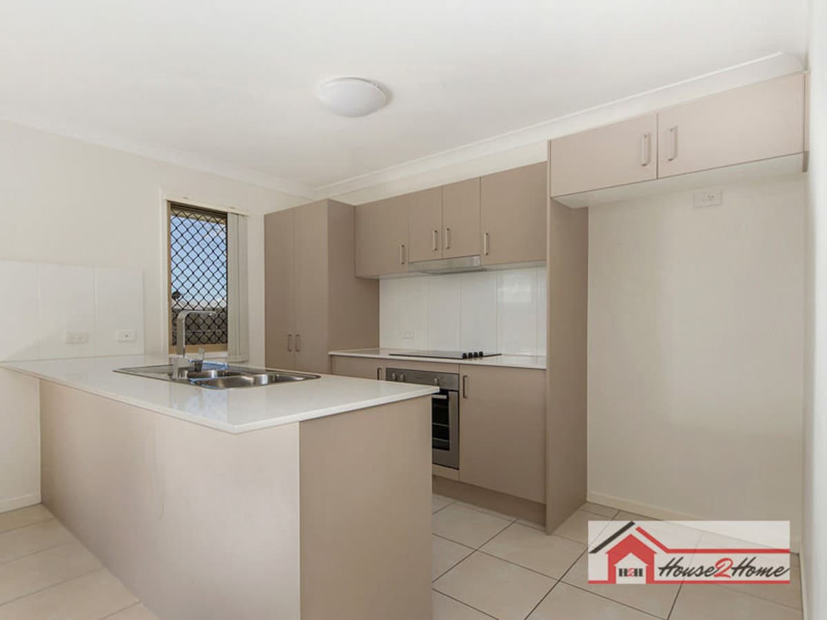 4 Sugar Gum Place, ORMEAU QLD 4208, Ormeau - Thumbnail 2