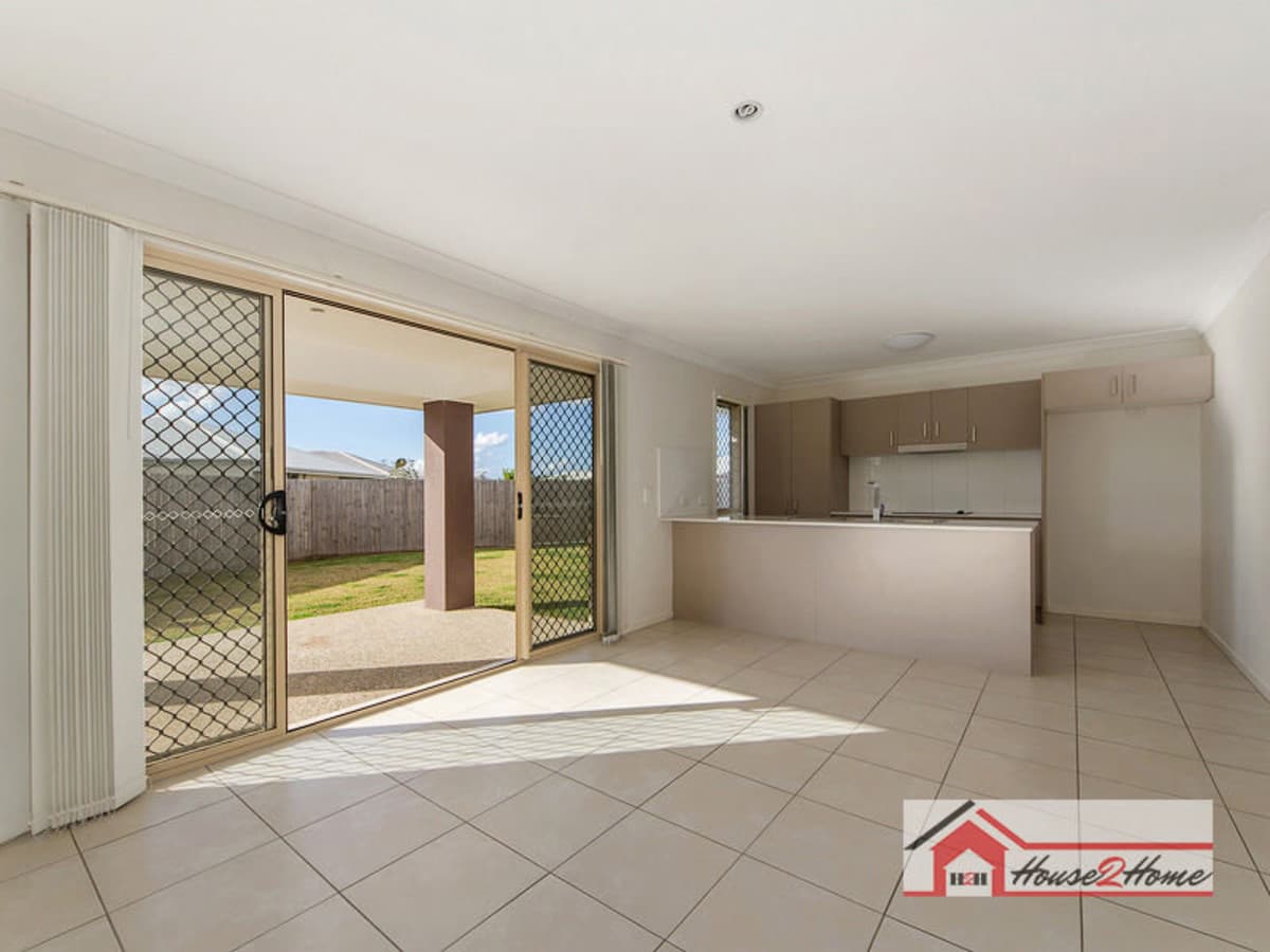 4 Sugar Gum Place, ORMEAU QLD 4208, Ormeau - Thumbnail 4