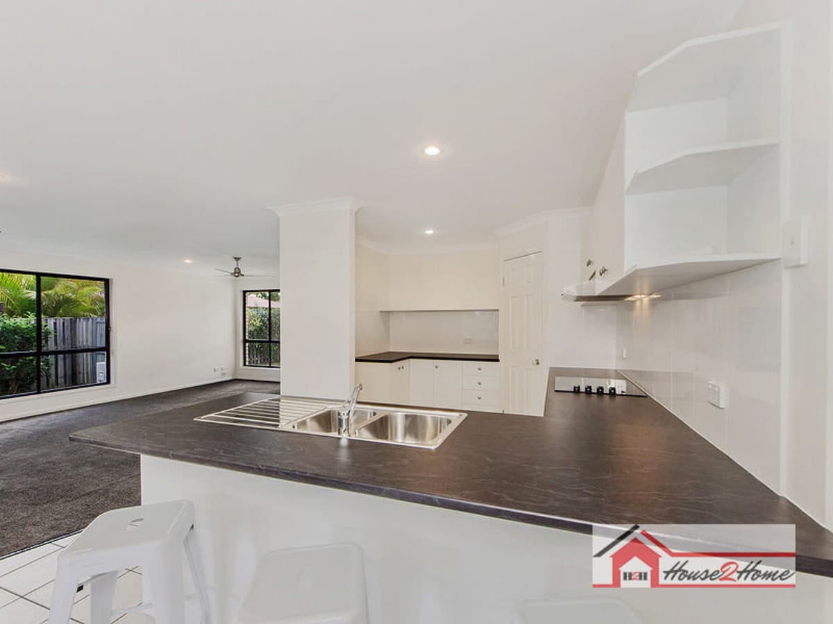 82 Conebush Circuit, ORMEAU QLD 4208, Ormeau - Thumbnail 2