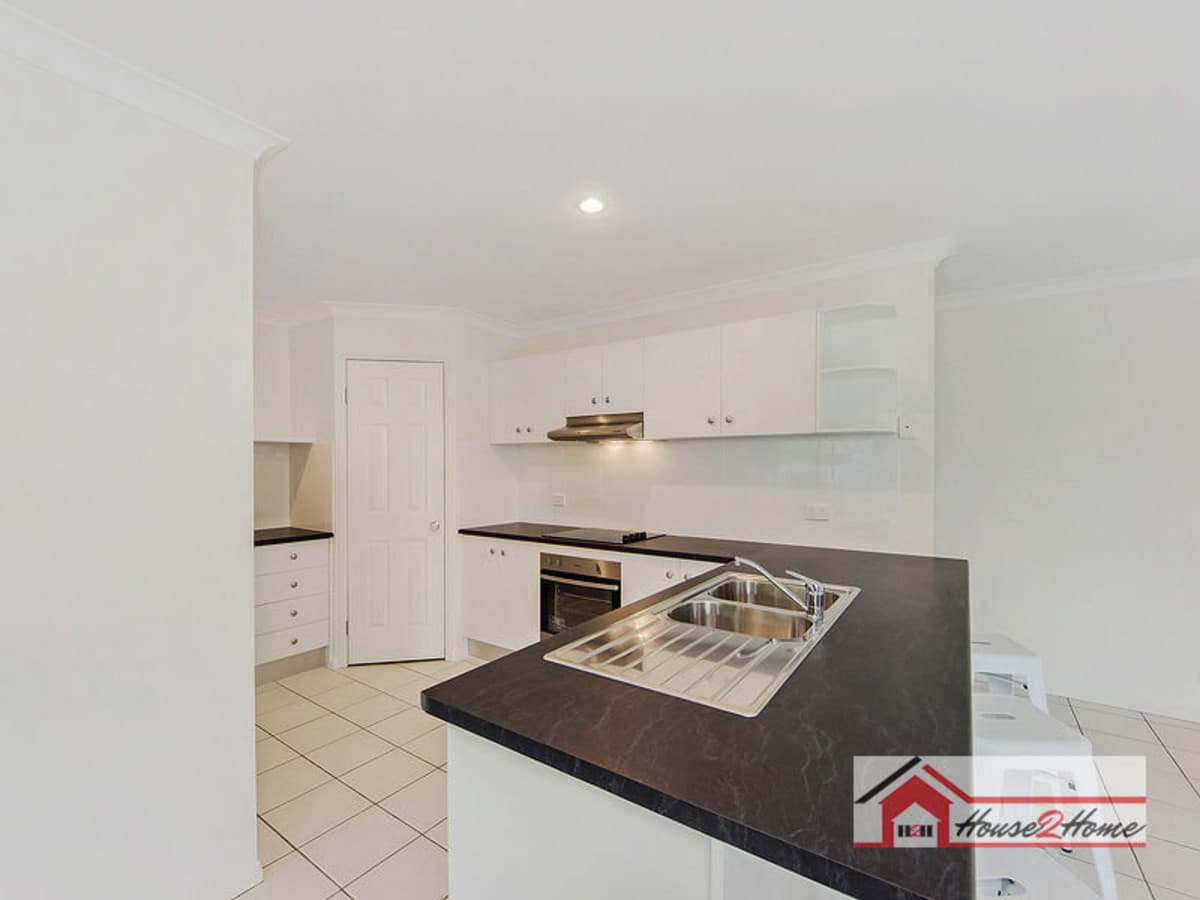 82 Conebush Circuit, ORMEAU QLD 4208, Ormeau - Thumbnail 4