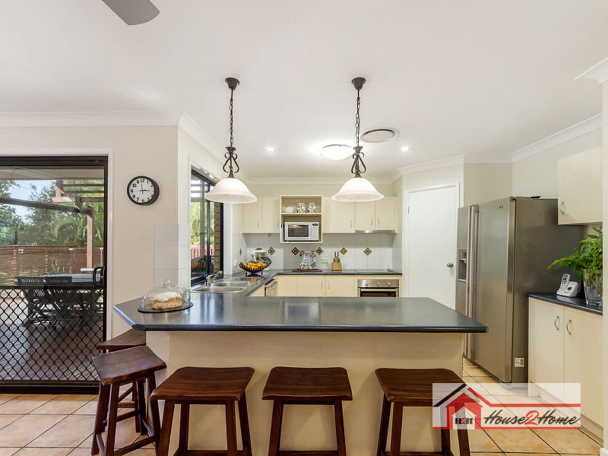 15 Catchlove Street, MAUDSLAND QLD 4210, Maudsland - Thumbnail 5