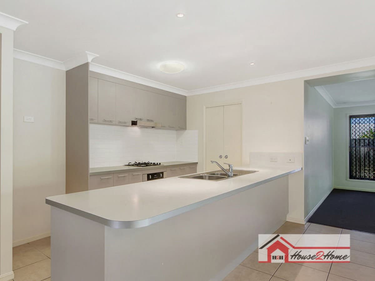 6 Killarney Court, ORMEAU QLD 4208, Ormeau - Thumbnail 4