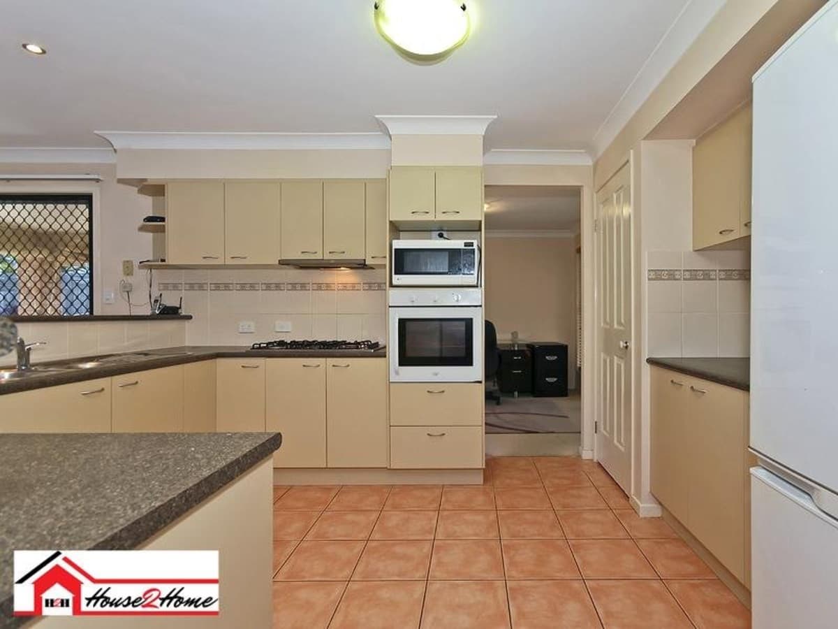 2 Pepperina Court, ORMEAU QLD 4208, Ormeau - Thumbnail 8