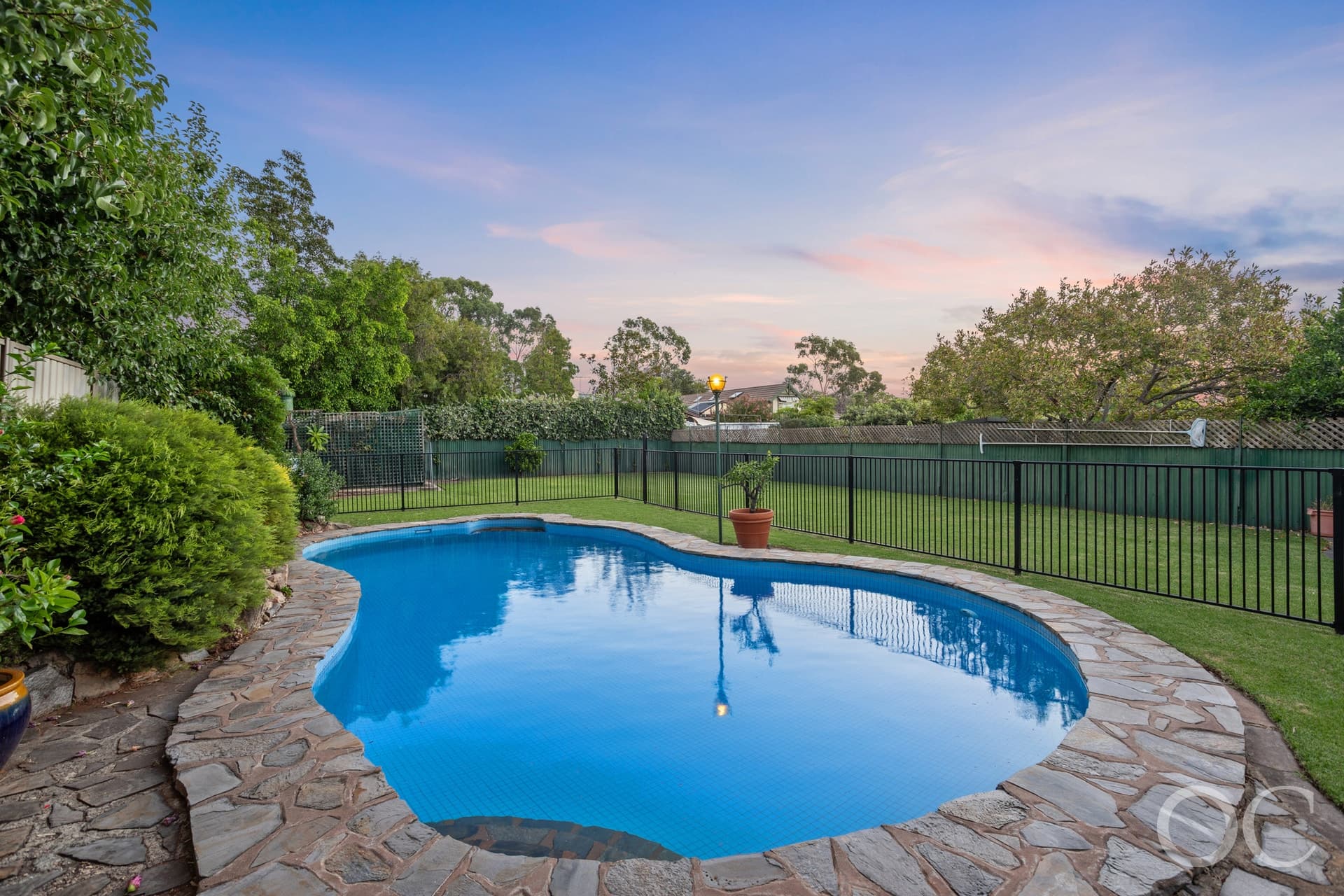 25 Invergowrie Avenue, Highgate - Thumbnail 3