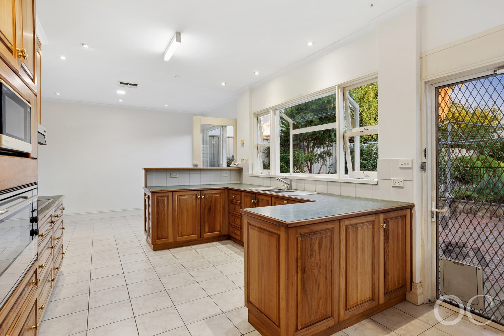25 Invergowrie Avenue, Highgate - Thumbnail 8
