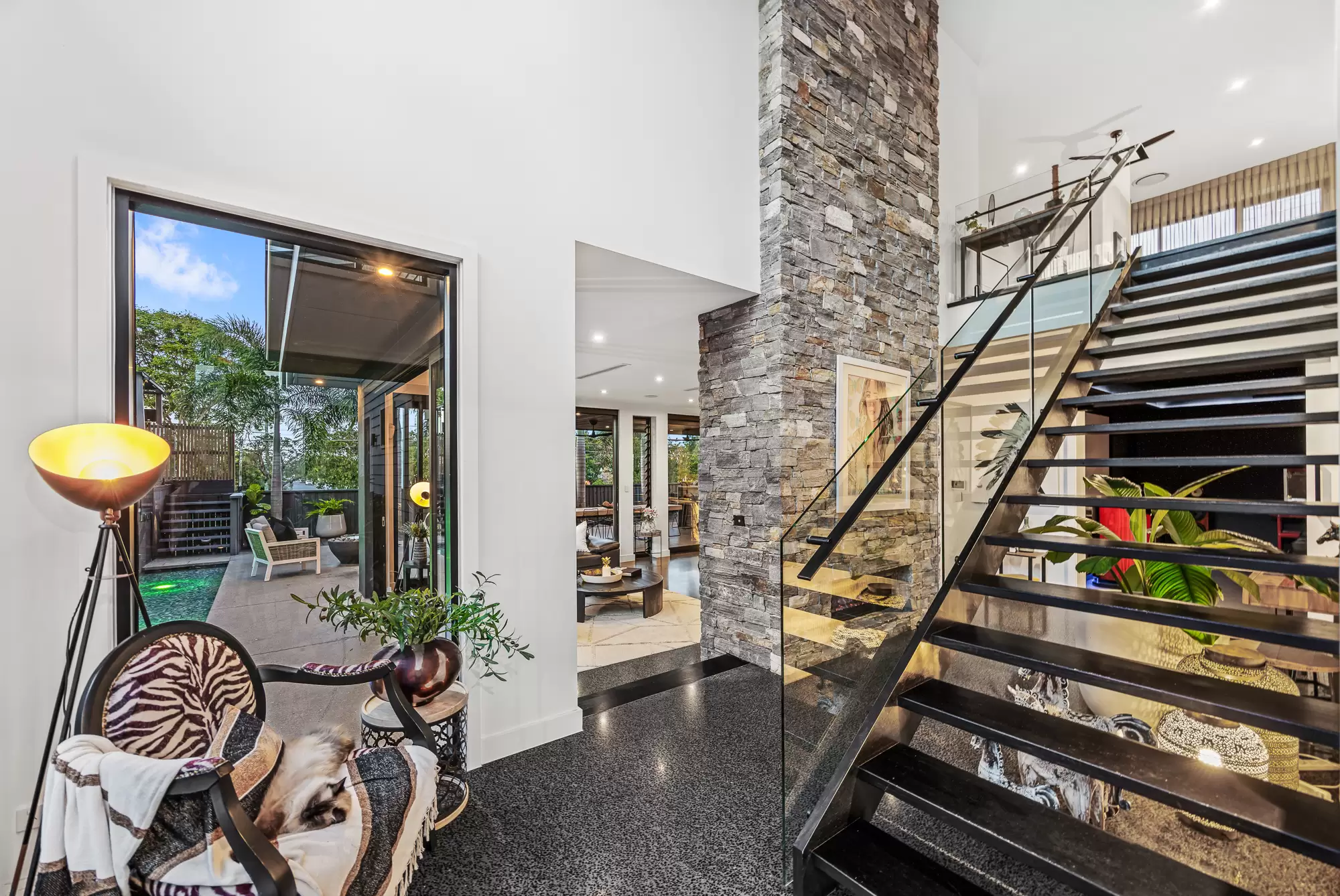 90 Jackson Street, Hamilton, Hamilton - Thumbnail 4