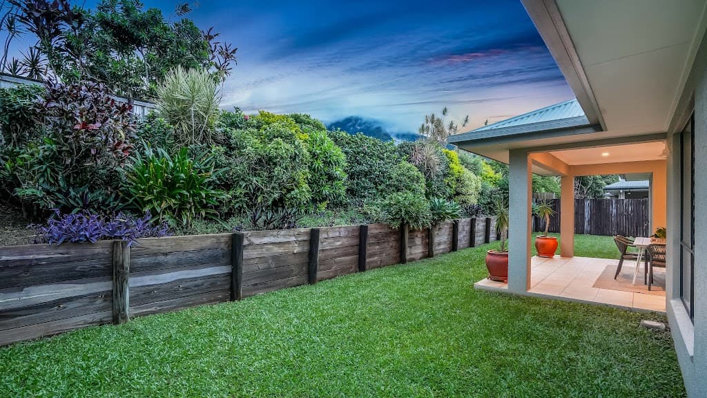 18 Springbrook Avenue, Redlynch, QLD, 4870, Redlynch - Thumbnail 2