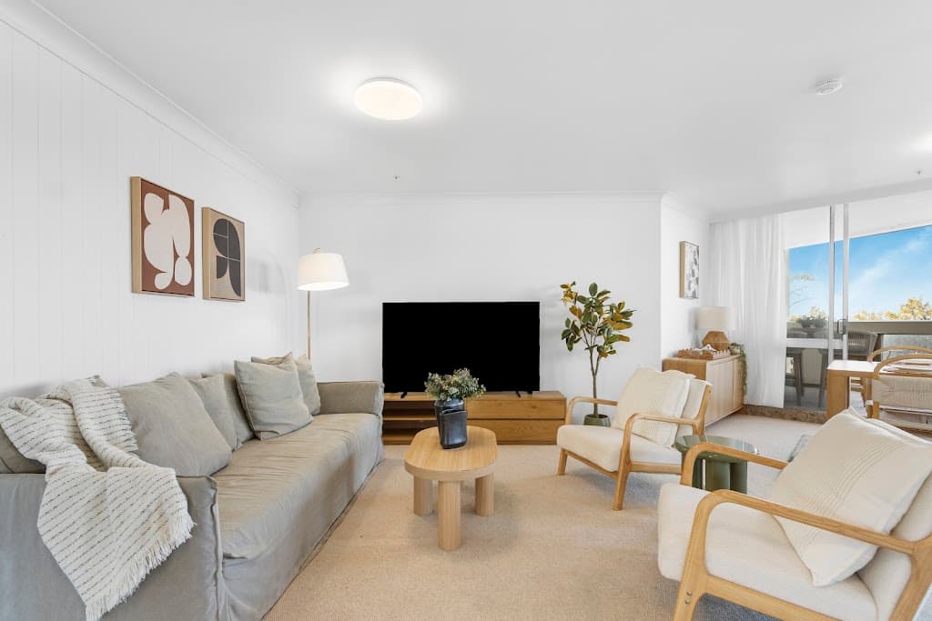 6/114 The Esplanade, Surfers Paradise, QLD, 4217, Surfers Paradise - Thumbnail 2