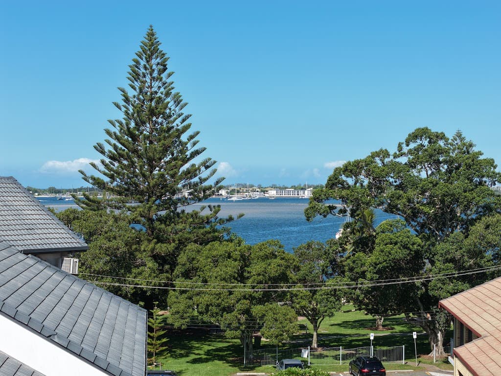 41 Frank Street, Labrador, QLD, 4215, Labrador - Thumbnail 2