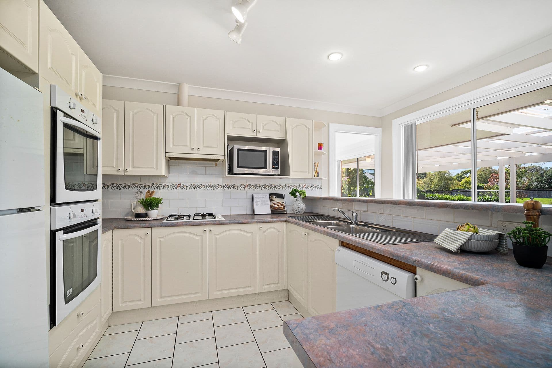 31 Linden Way, Bowral, Bowral - Thumbnail 5