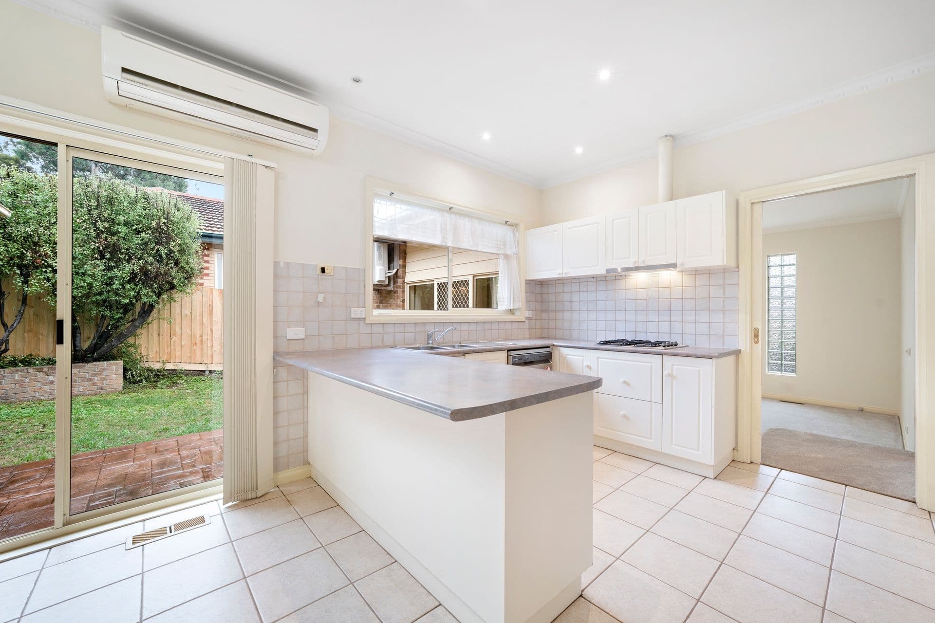 2/27 Park Road, Mount Waverley VIC 3149, Mount Waverley - Thumbnail 5