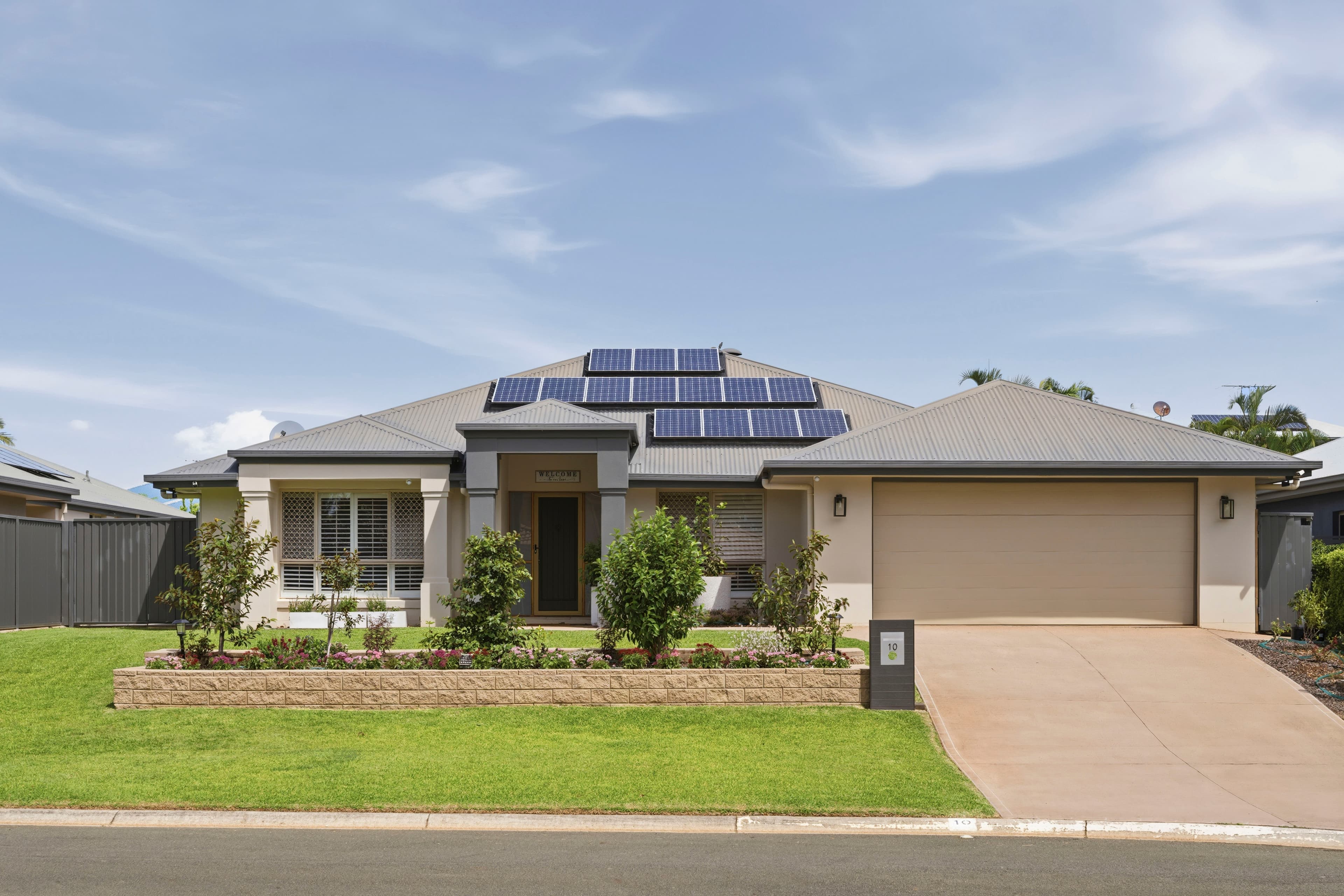 10 Lanaglen Drive, Birkdale, Birkdale - Image 1