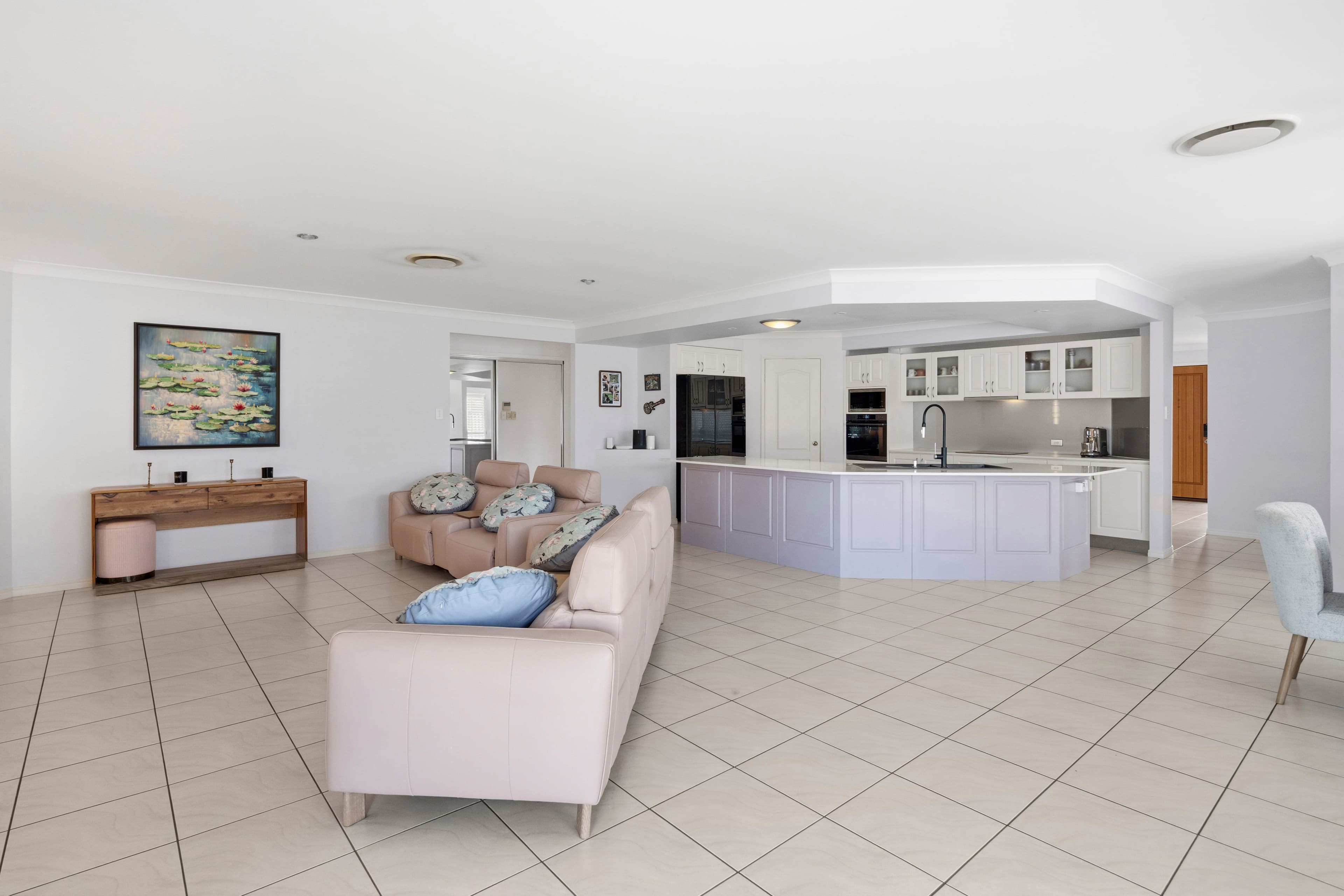 10 Lanaglen Drive, Birkdale, Birkdale - Thumbnail 5
