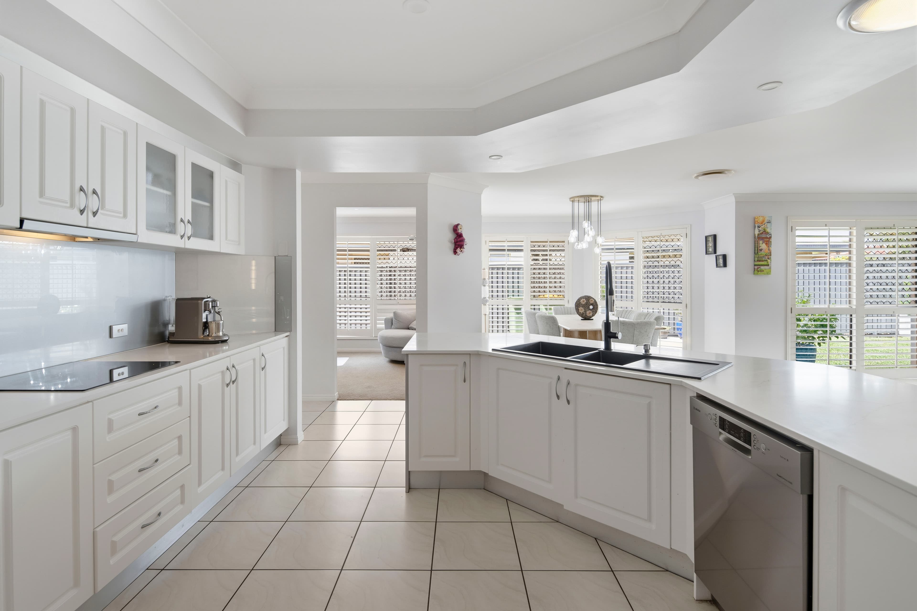 10 Lanaglen Drive, Birkdale, Birkdale - Thumbnail 8