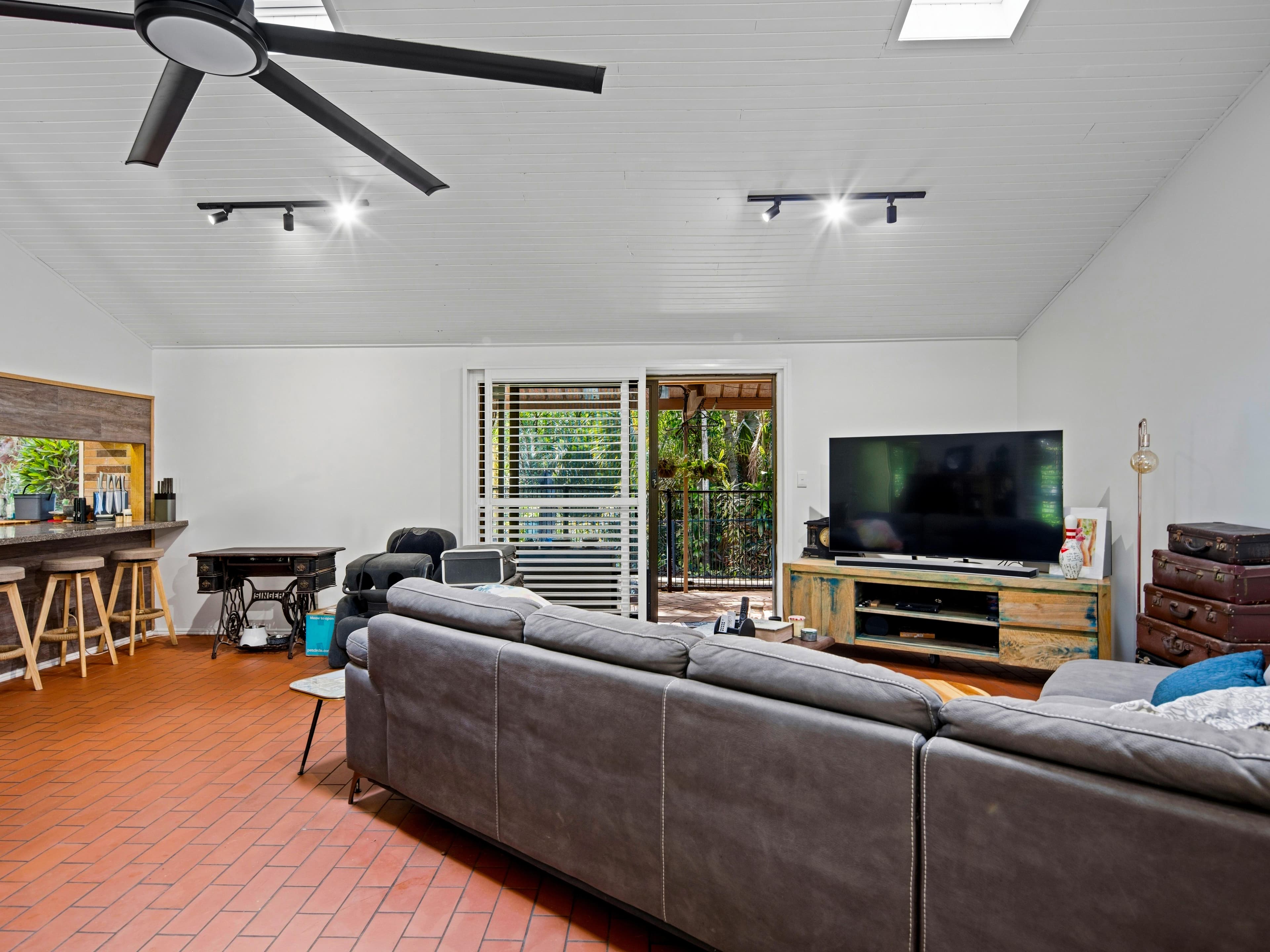 10 Islandview Street, Barellan Point, Barellan Point - Thumbnail 6