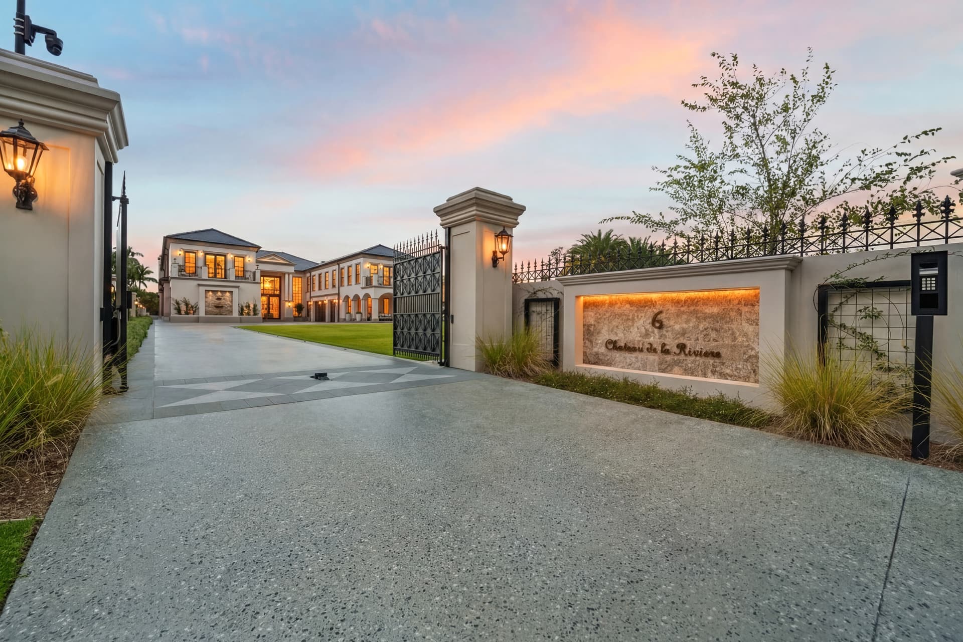 6 Maryland Avenue, Carrara, QLD, 4211, Carrara - Thumbnail 2
