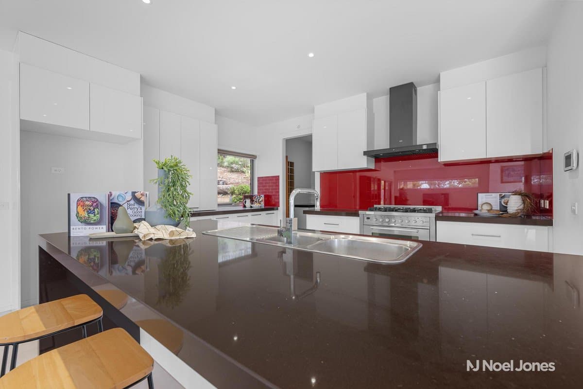 14 Hazelview Pocket, Croydon North - Thumbnail 6