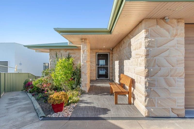 16 Pinnacle Way, Coffs Harbour, Coffs Harbour - Thumbnail 2