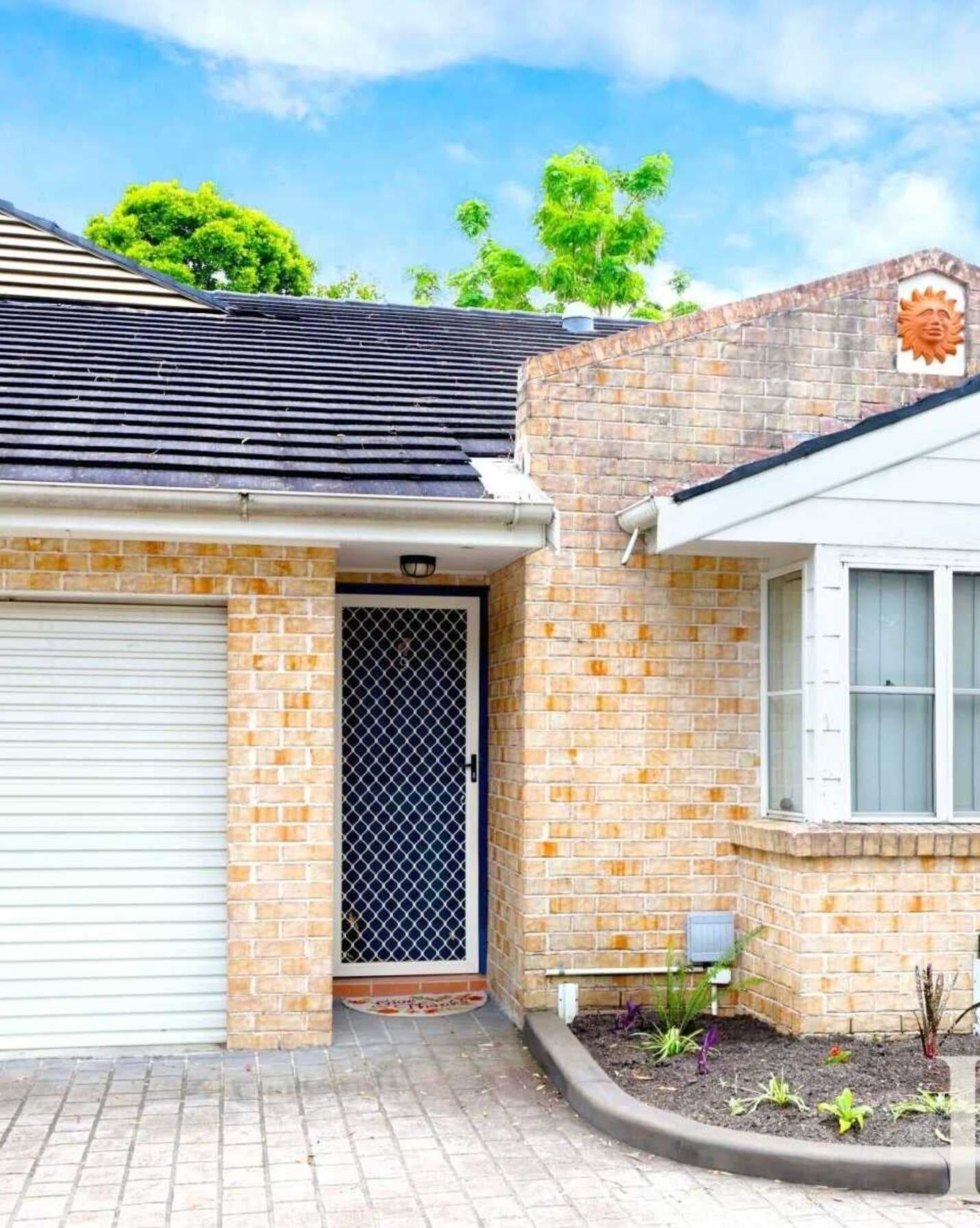 9/37 Binalong Road Pendle Hill, Hill - Image 1