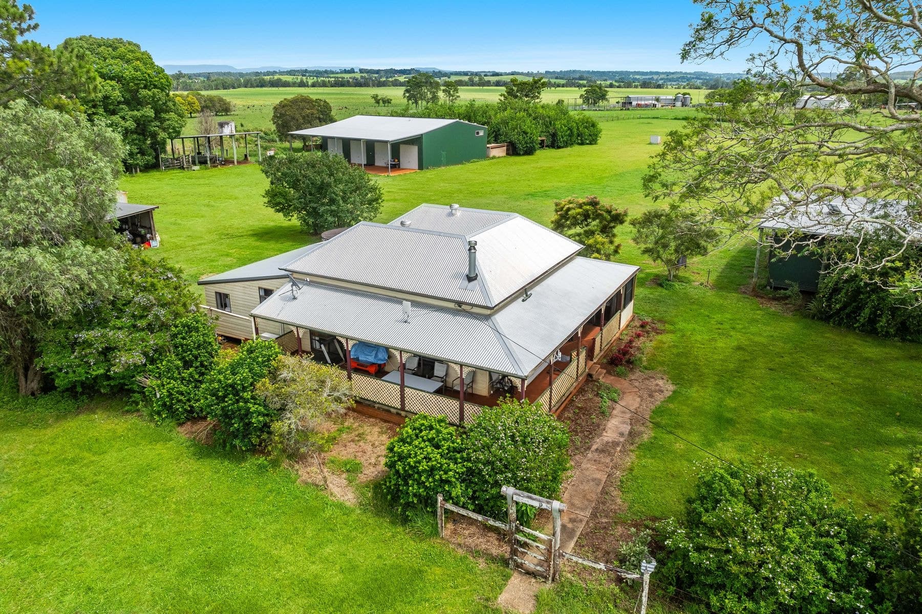 11805 Summerland Way, Fairy Hill - Thumbnail 4