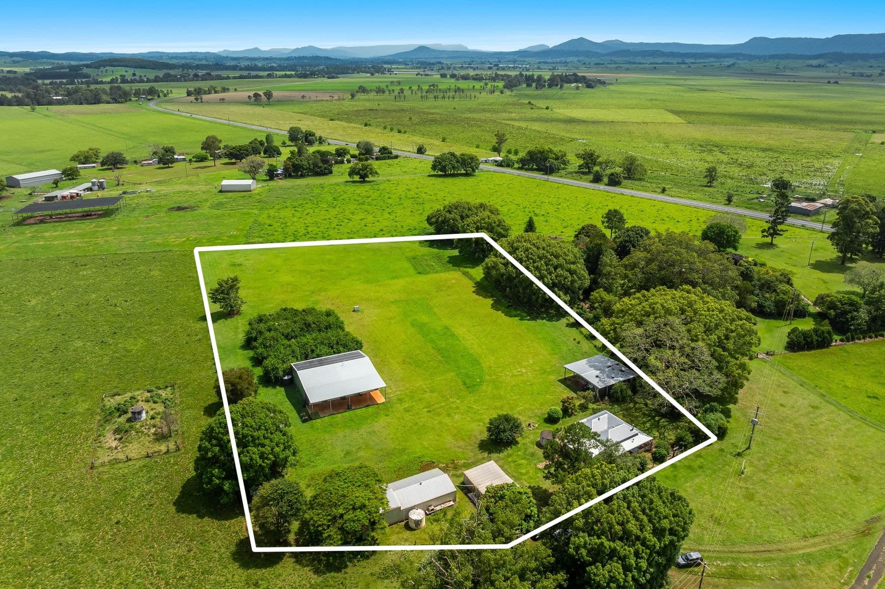 11805 Summerland Way, Fairy Hill - Thumbnail 5