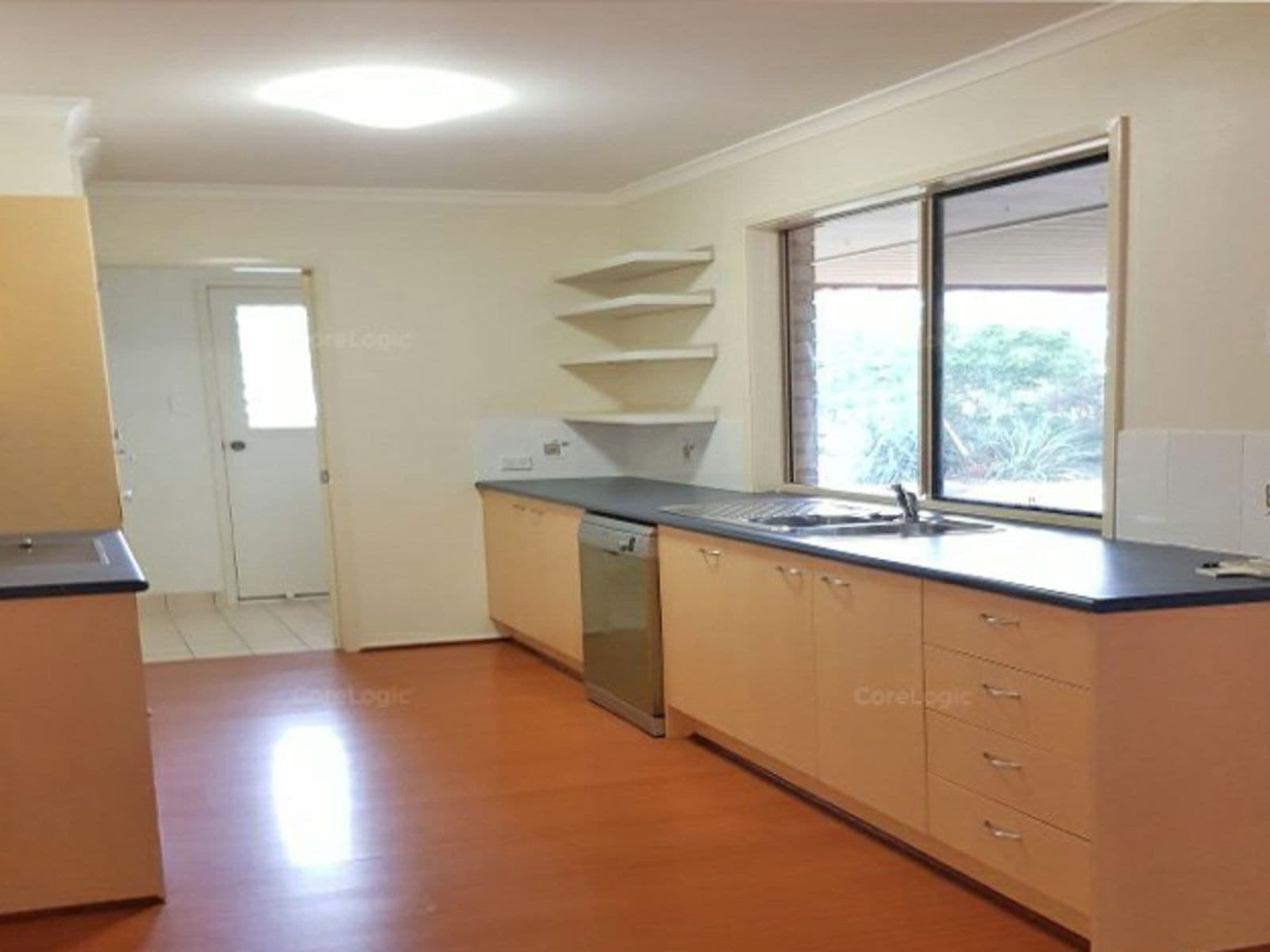 36 Freestone Road, Warwick - Thumbnail 5