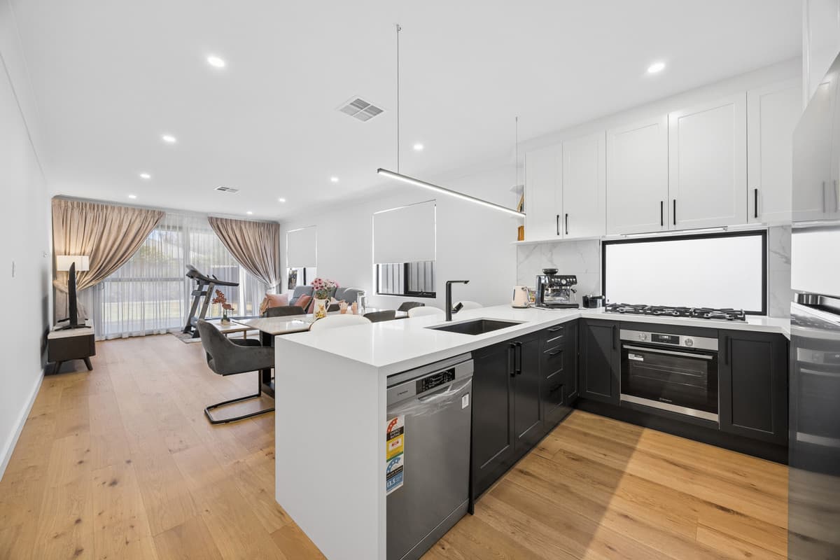 12B Hambledon Road, Campbelltown SA 5074, Campbelltown - Thumbnail 3