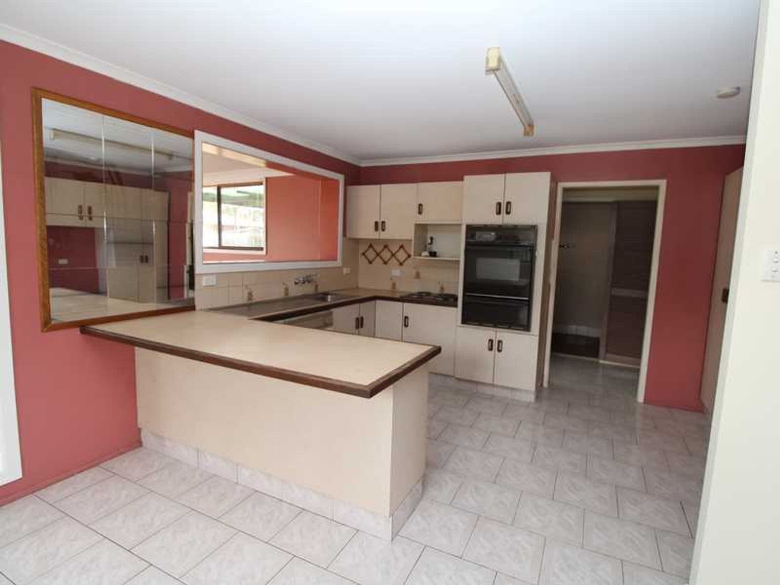 12 Robyn Street, Rosenthal Heights - Thumbnail 5