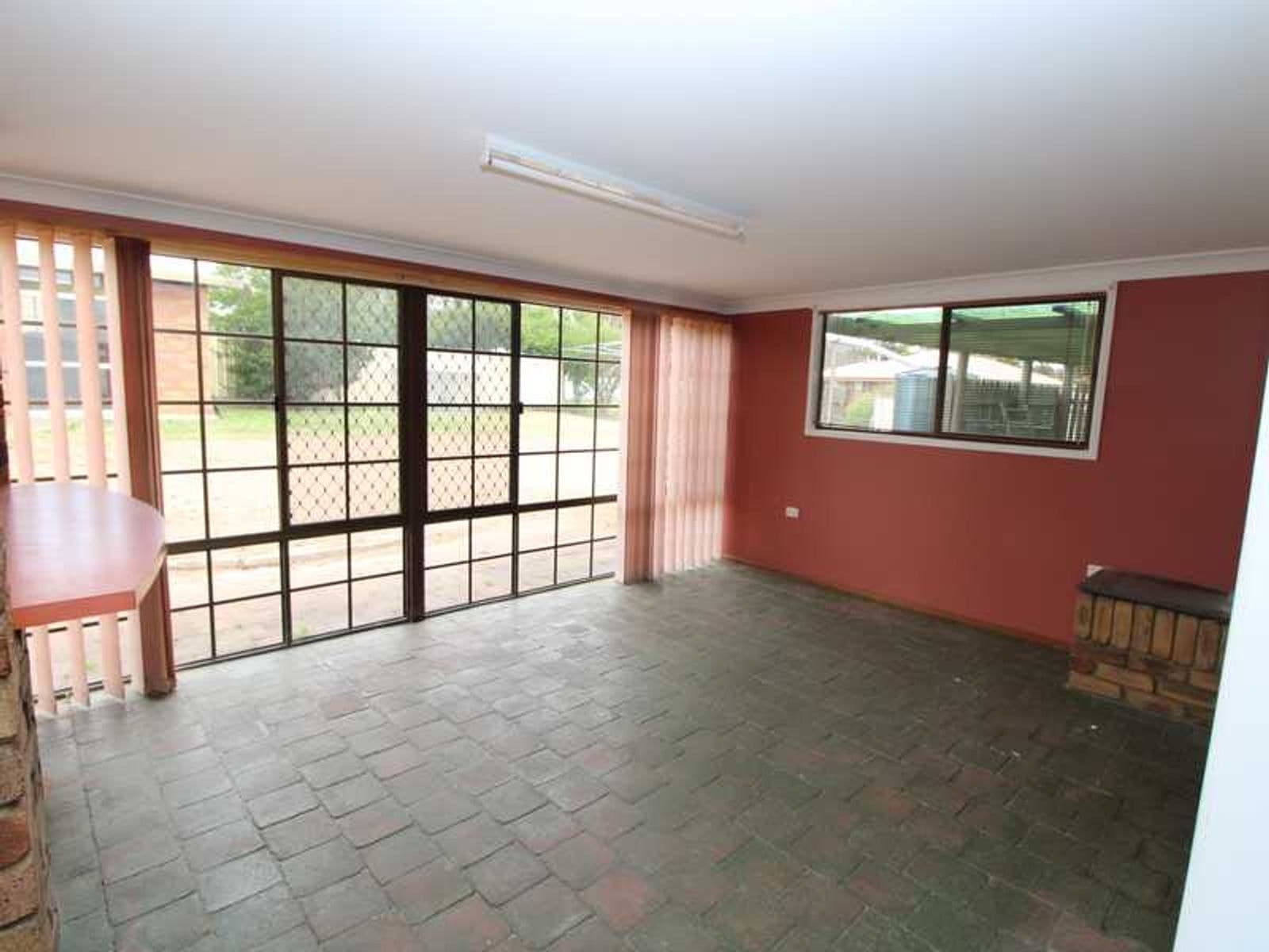 12 Robyn Street, Rosenthal Heights - Thumbnail 7