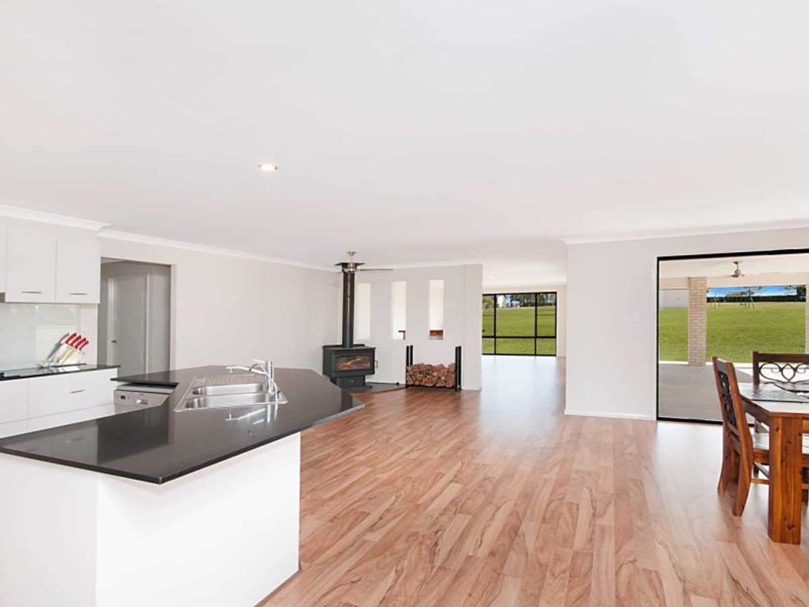 16 Flatley Place, Casino - Thumbnail 5