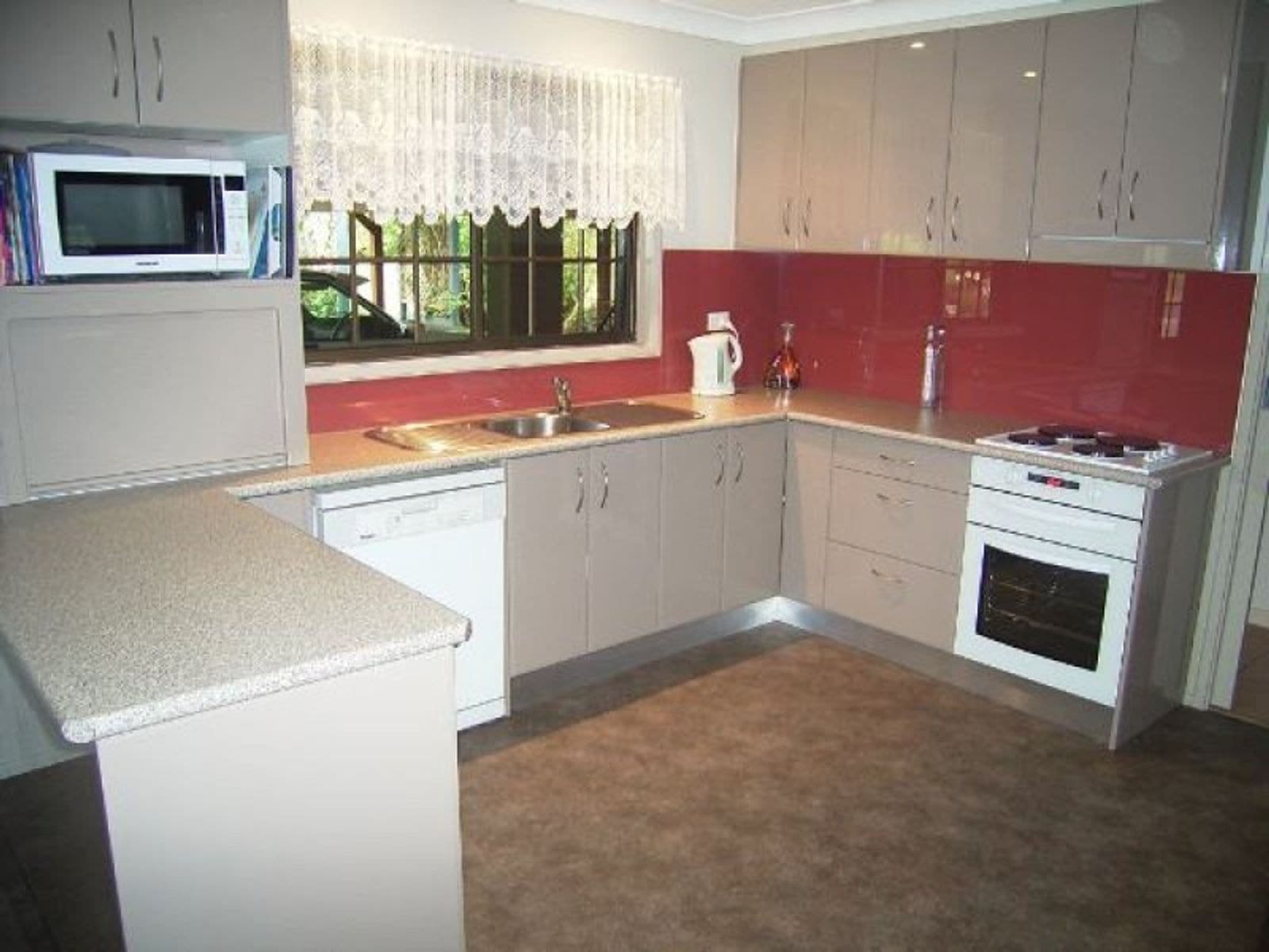 605 Reynolds Road, Backmede - Thumbnail 6
