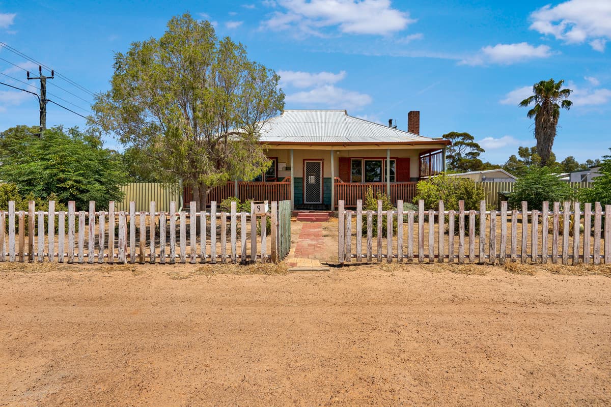 7 - 9 Mitchell Street, Kellerberrin, WA, Kellerberrin - Thumbnail 2