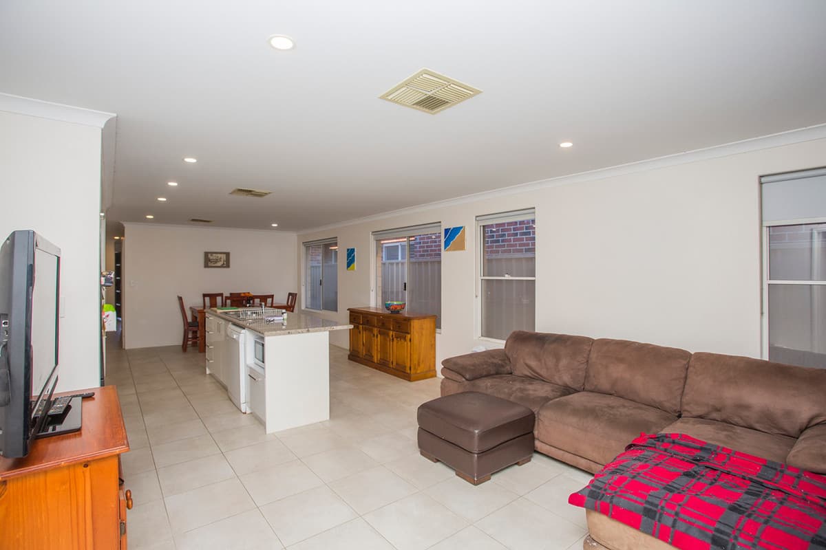 5 Castella Drive, Dudley Park, WA, Dudley Park - Thumbnail 2