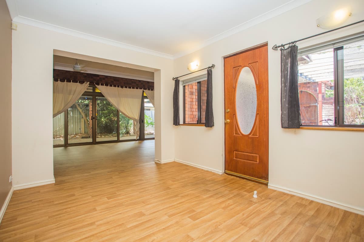 10 Southdown Place, Thornlie, WA, Thornlie - Thumbnail 3