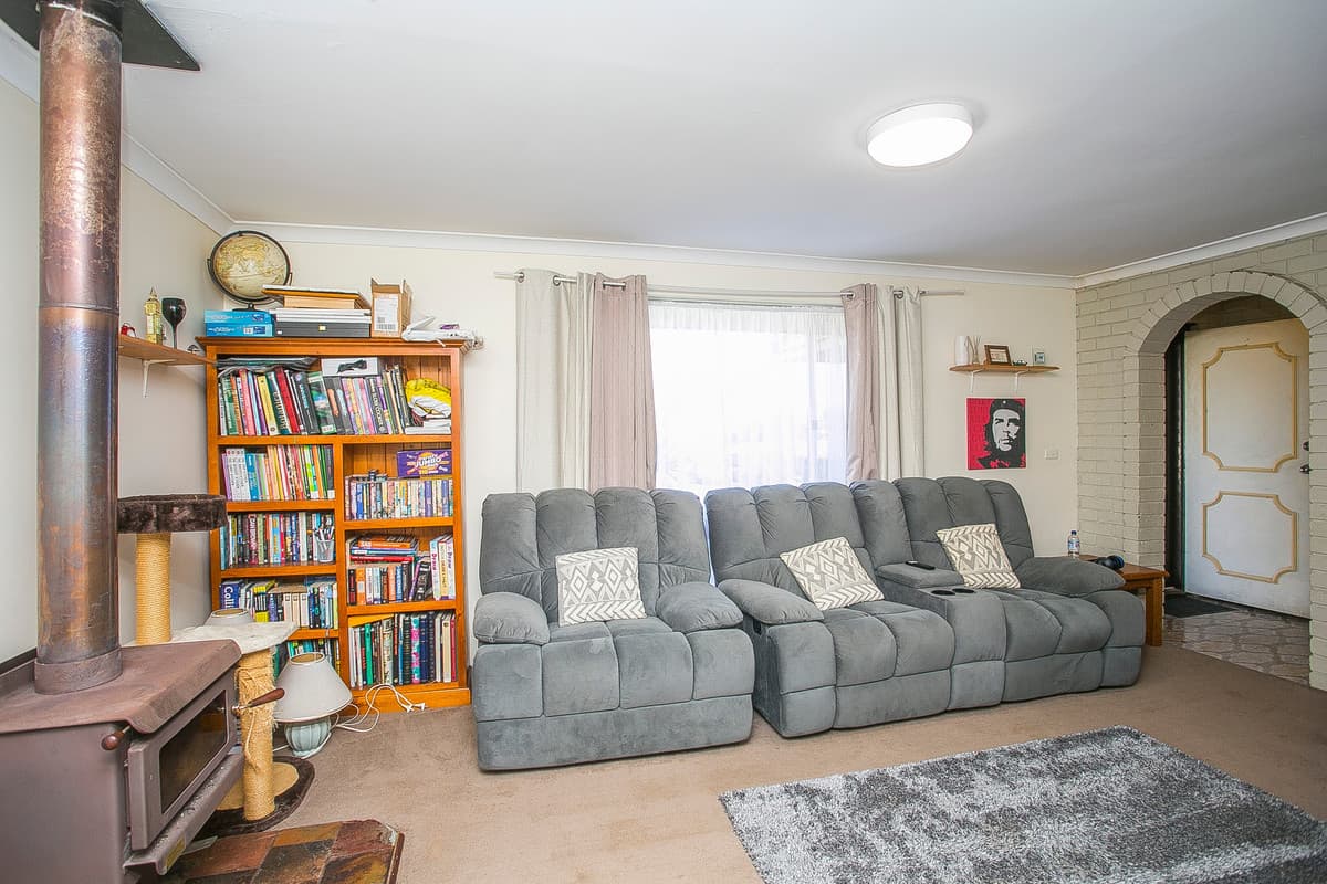 17 Abingdon Road, Swan View, WA, Swan View - Thumbnail 2