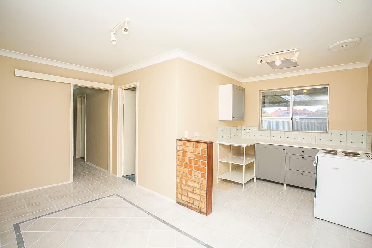 9 Kingsdown Road, Maddington, WA, Maddington - Thumbnail 2