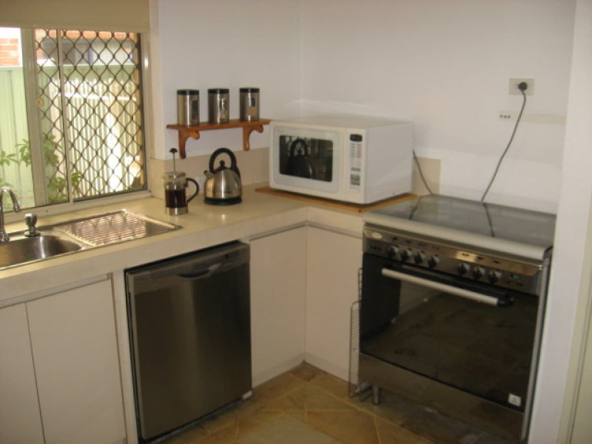 18 Woodview Retreat, CAVERSHAM, WA, Caversham - Thumbnail 3