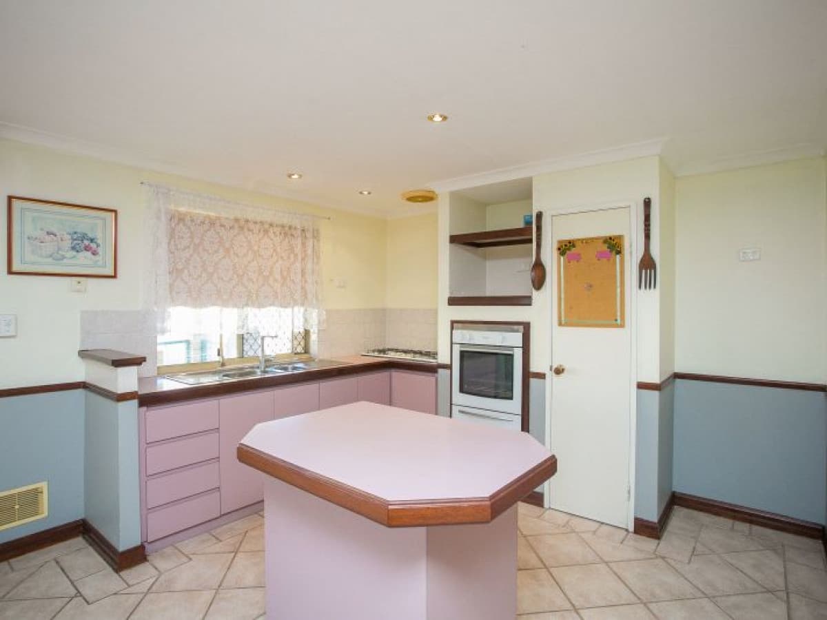 47 Woodleigh Gardens, BALLAJURA, WA, Ballajura - Thumbnail 3