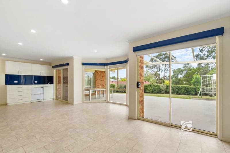 9-10 John Court, Bairnsdale, VIC 3875, Bairnsdale - Thumbnail 2