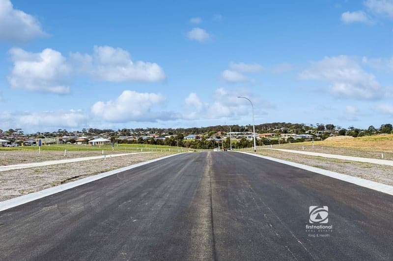 16 Apollo Drive, Lakes Entrance, VIC 3909, Lakes Entrance - Thumbnail 4