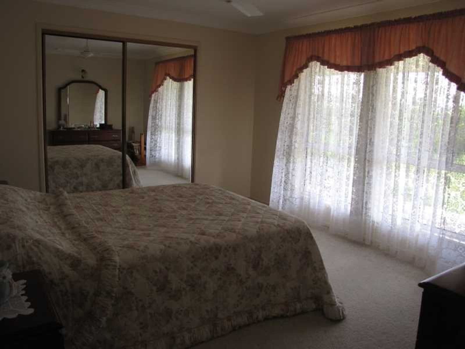 1090 Spring Grove Road, Spring Grove - Thumbnail 4