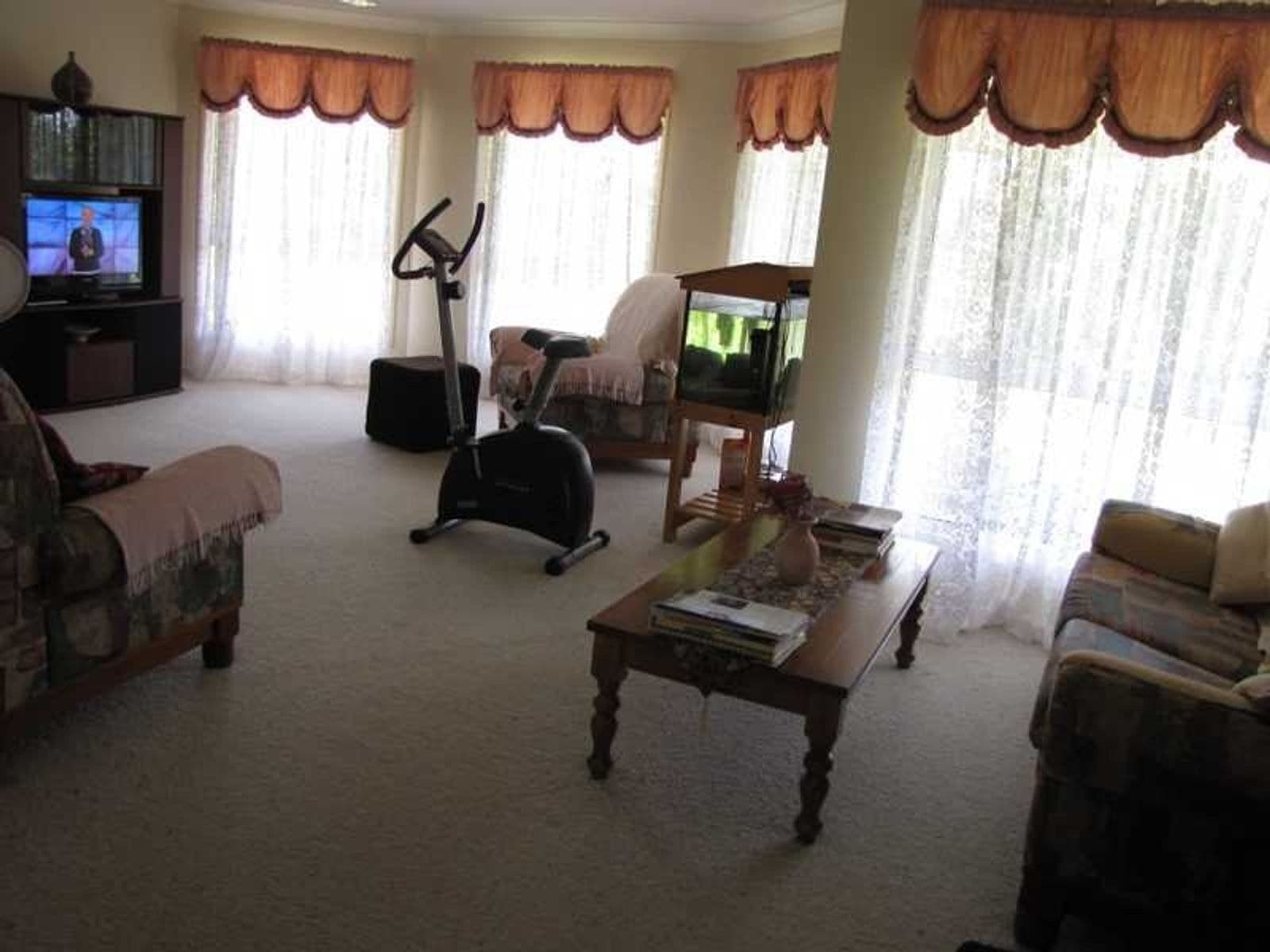 1090 Spring Grove Road, Spring Grove - Thumbnail 7