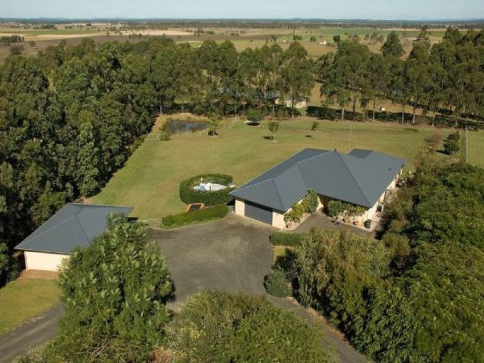 12 Camille Court, Spring Grove - Thumbnail 8