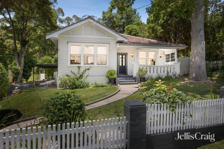 15 Park Road, Warburton, Warburton - Image 1