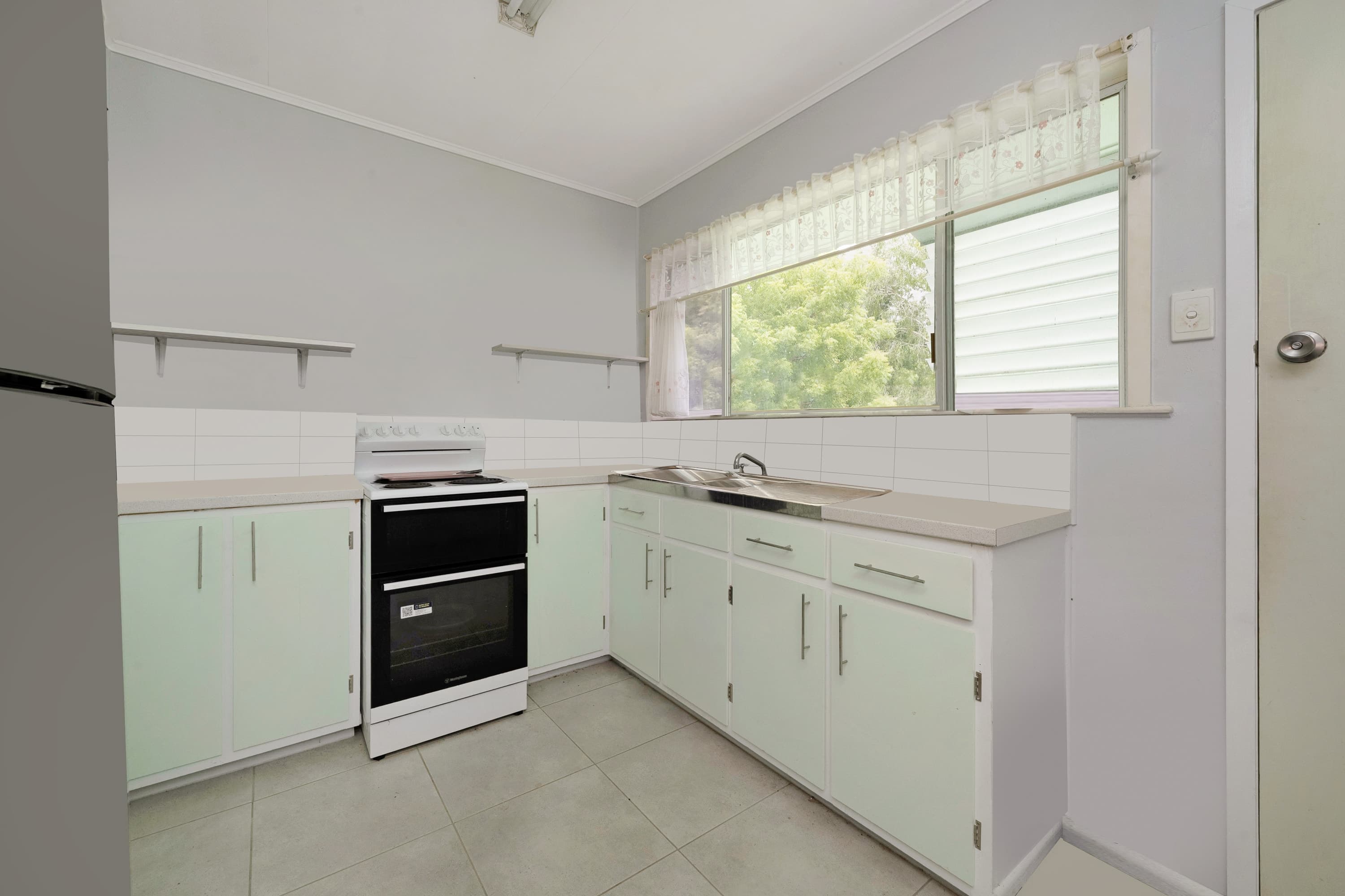 99 Tenth Avenue, Railway Estate - Thumbnail 8