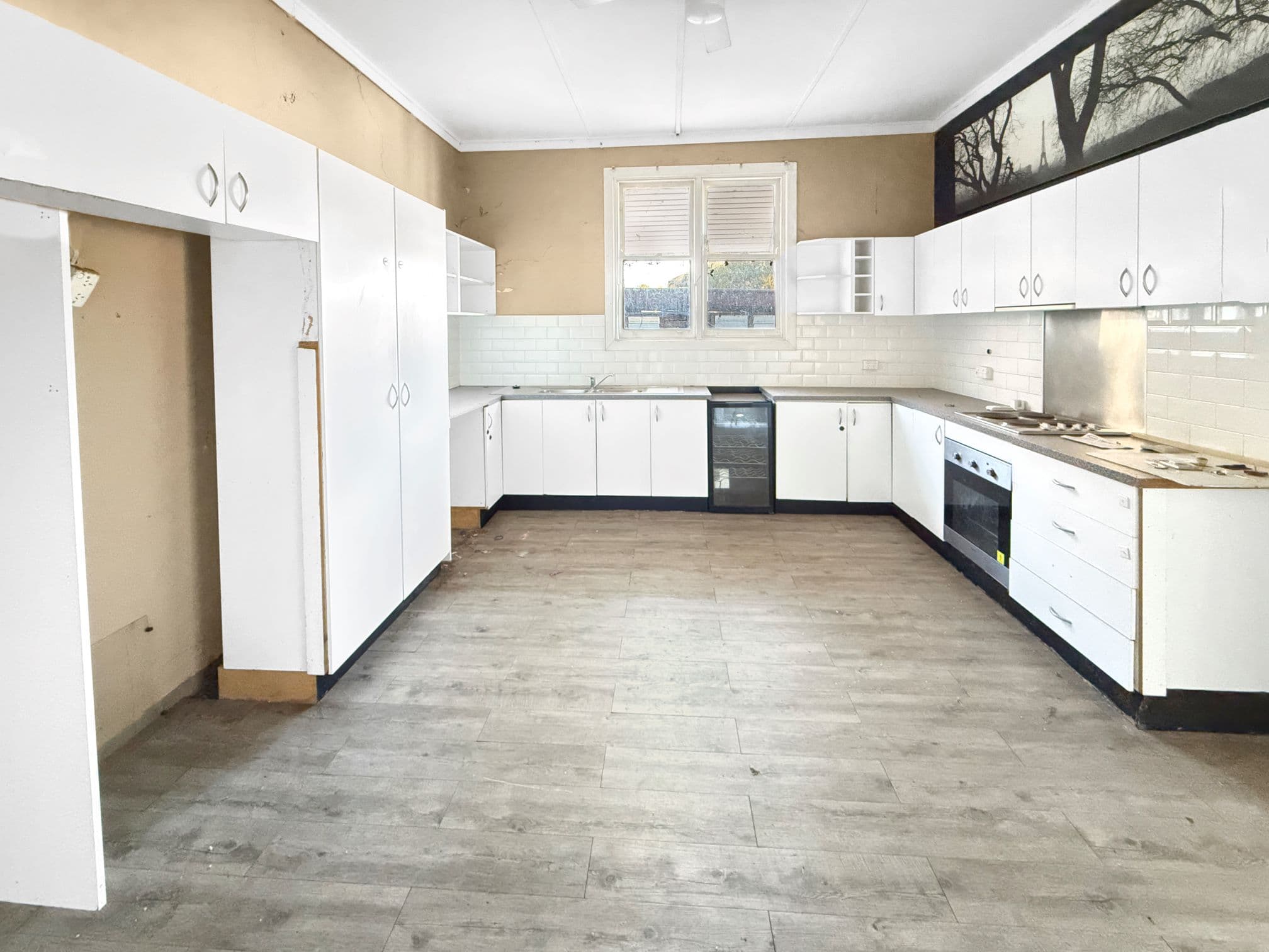 82-86 LARMER STREET, Narrandera, Narrandera - Thumbnail 2