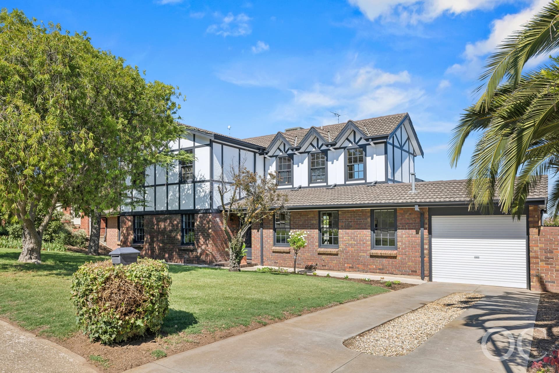 9 Thermopylae Crescent, Hallett Cove - Thumbnail 2
