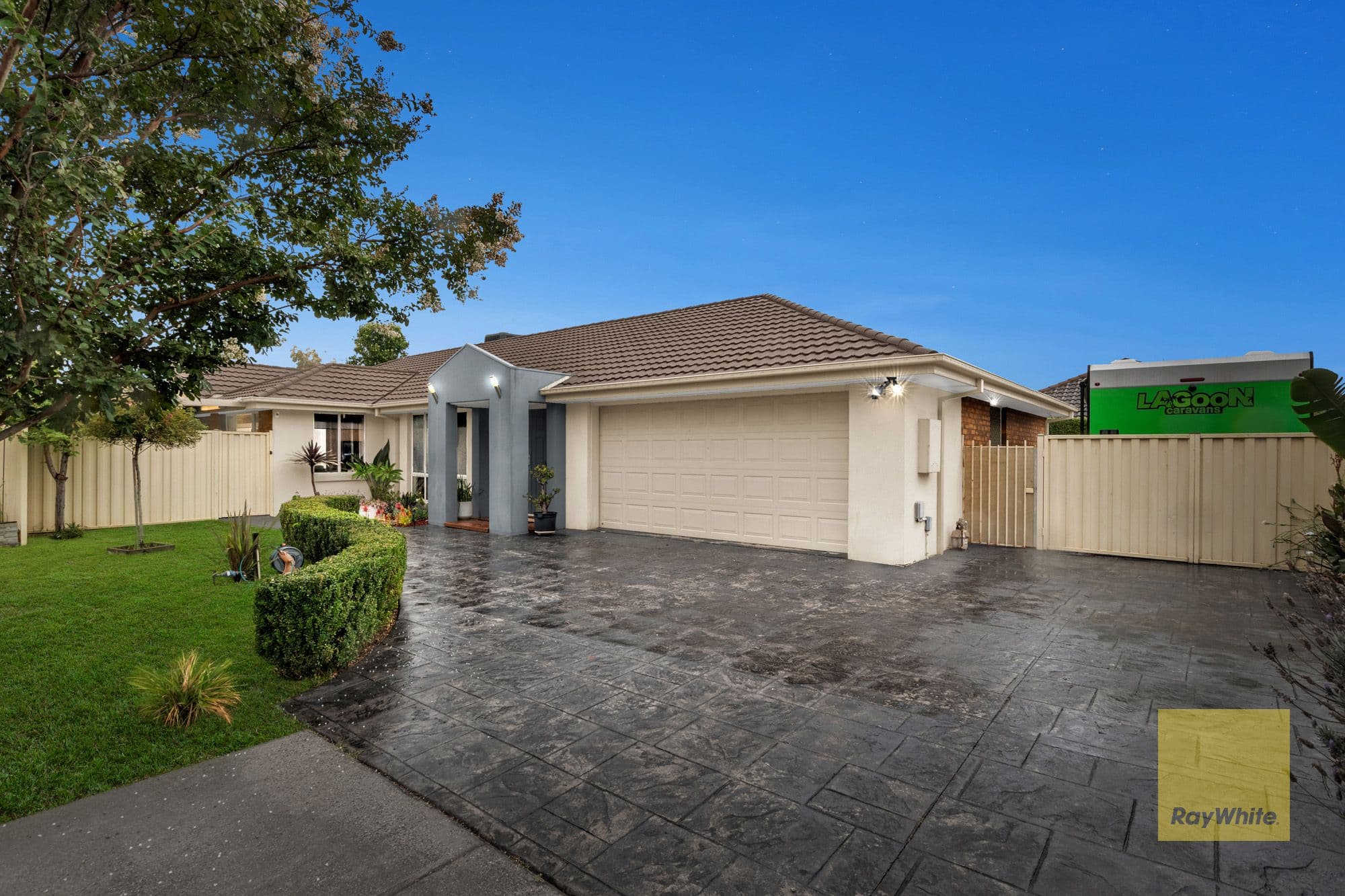 14 Woodsdale Court, Cairnlea VIC 3023, Cairnlea - Thumbnail 2