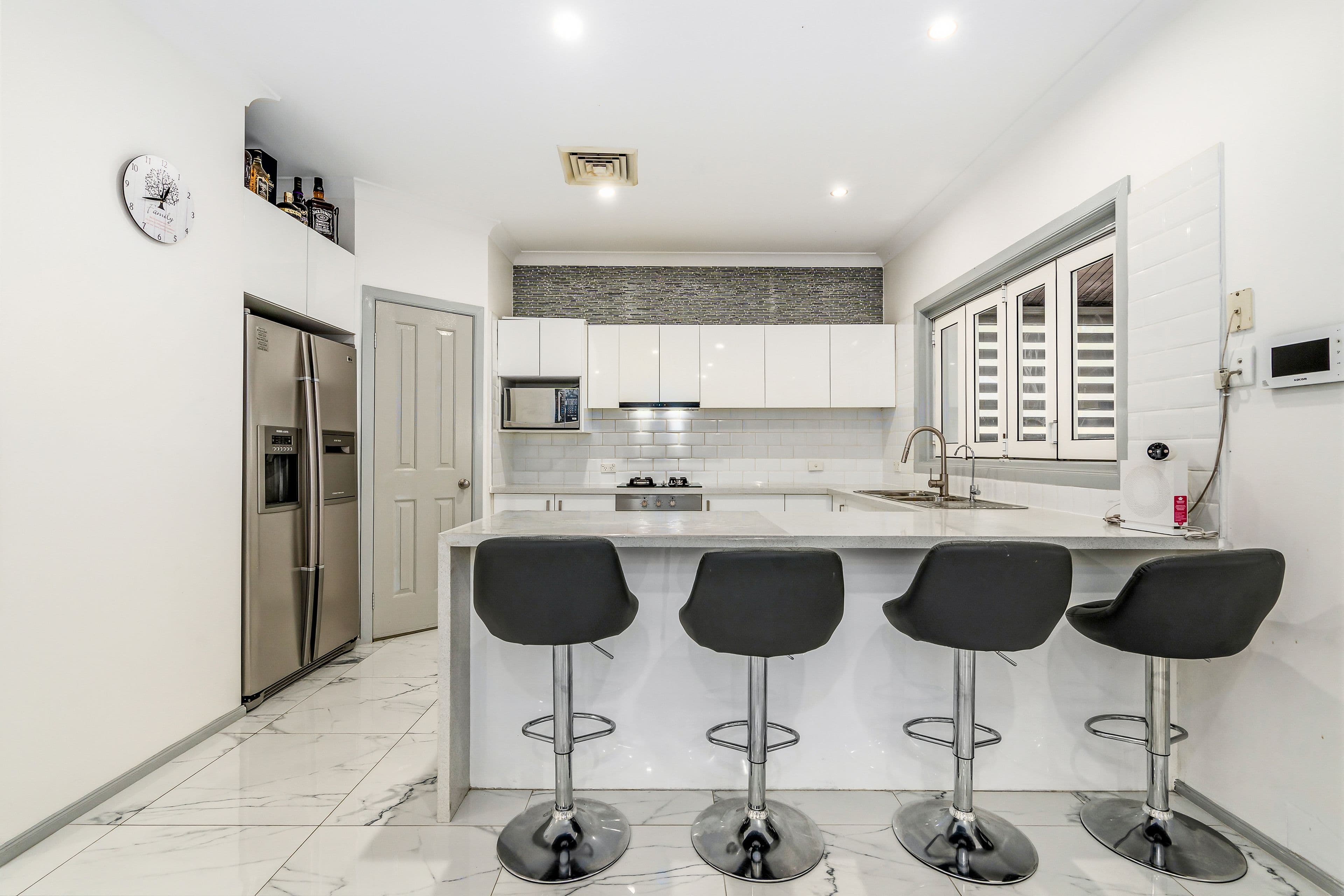 16 Ferraro Crescent, West Hoxton NSW 2171, West Hoxton - Thumbnail 3